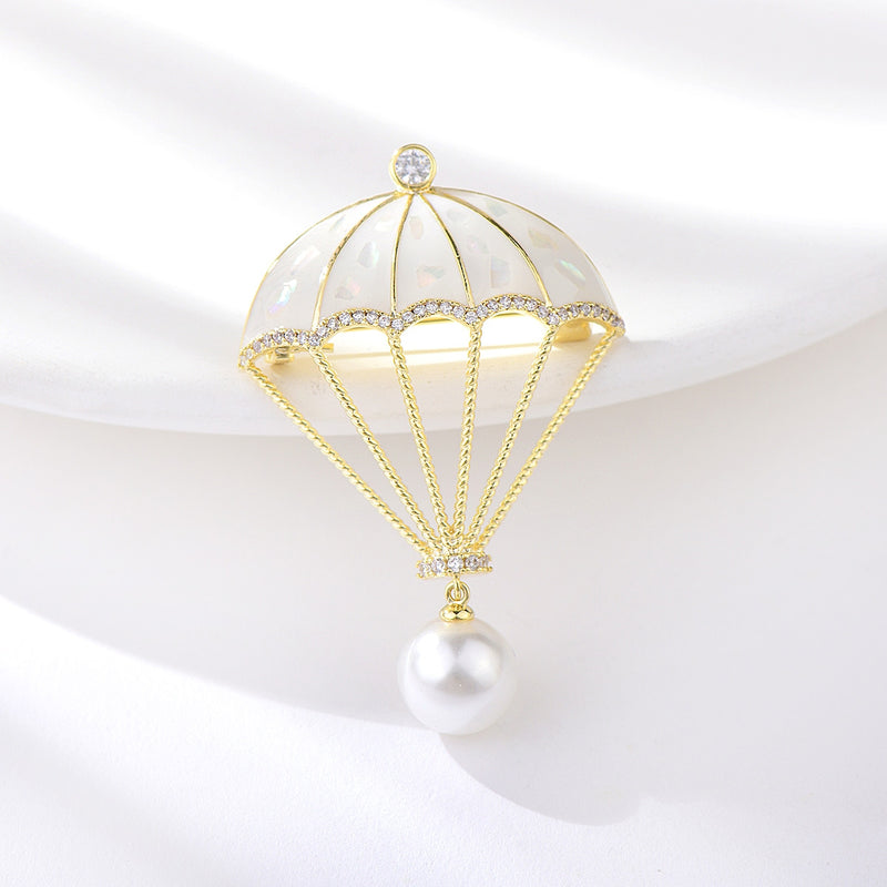 GOLD PLATED BROOCHE FOR YOUR OCCASIONS