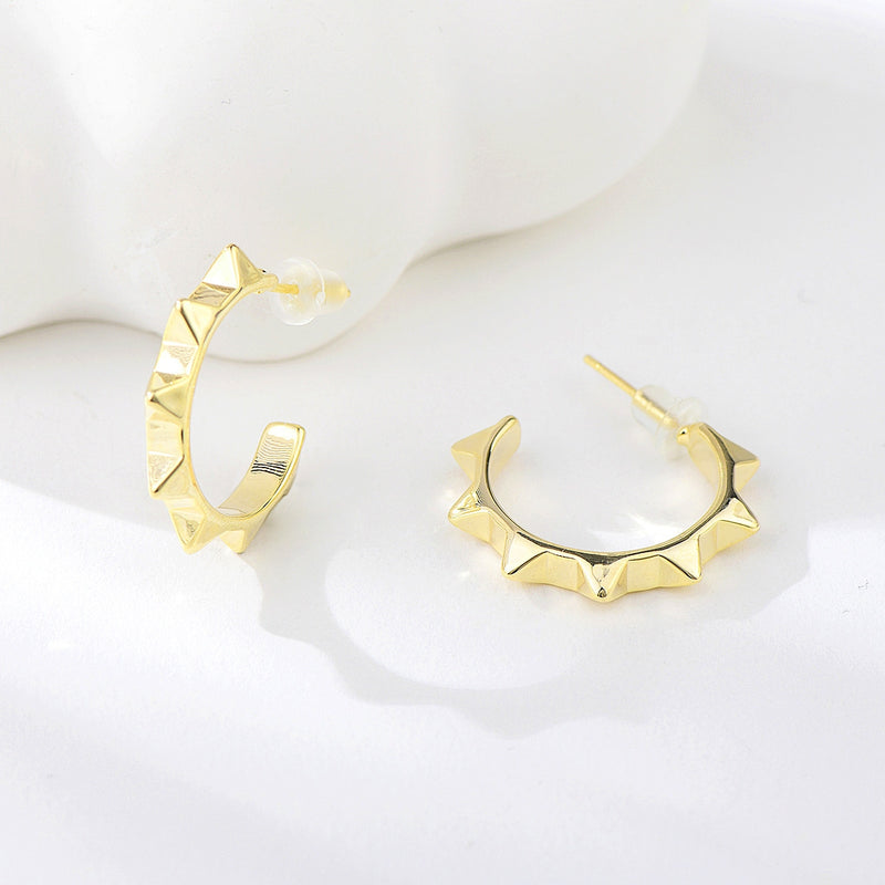 GOLD PLATED INTERSTING HOOPS